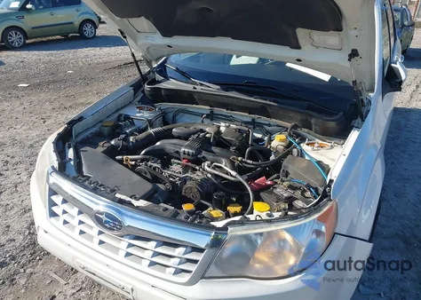 2011 Subaru Forester 2.5X Premium из США, поврежденный, VIN JF2SHADC3BH730695